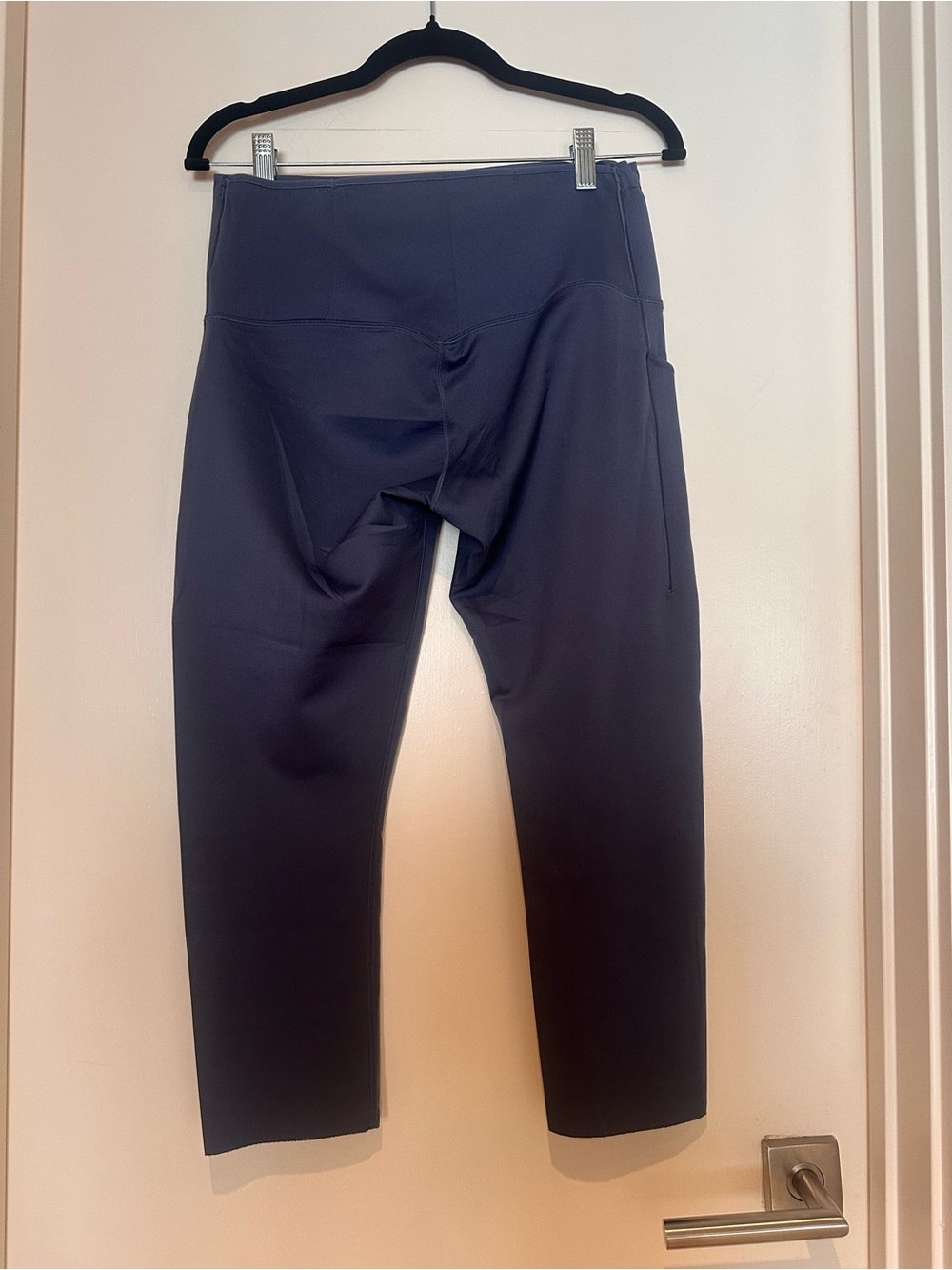 Nike Dri-FIT Go Firm-Support High-Waisted Cropped Leggings - size L - Picture 2 of 3